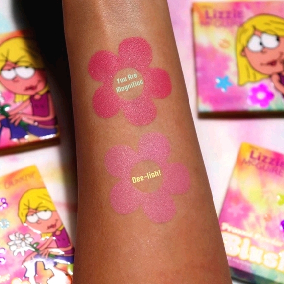 Lizzie McGuire "dee-lish!" Blush - Picture 2 of 9